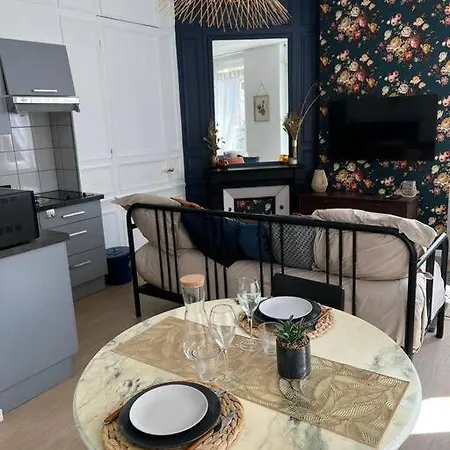 Le Saint-maur Apartment