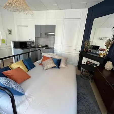 Le Saint-maur Apartment *